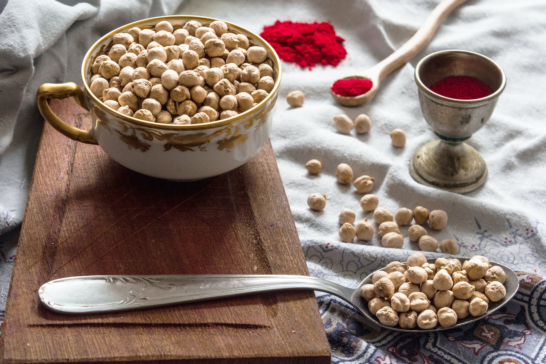 how chickpeas help our body system to be healthy and strong