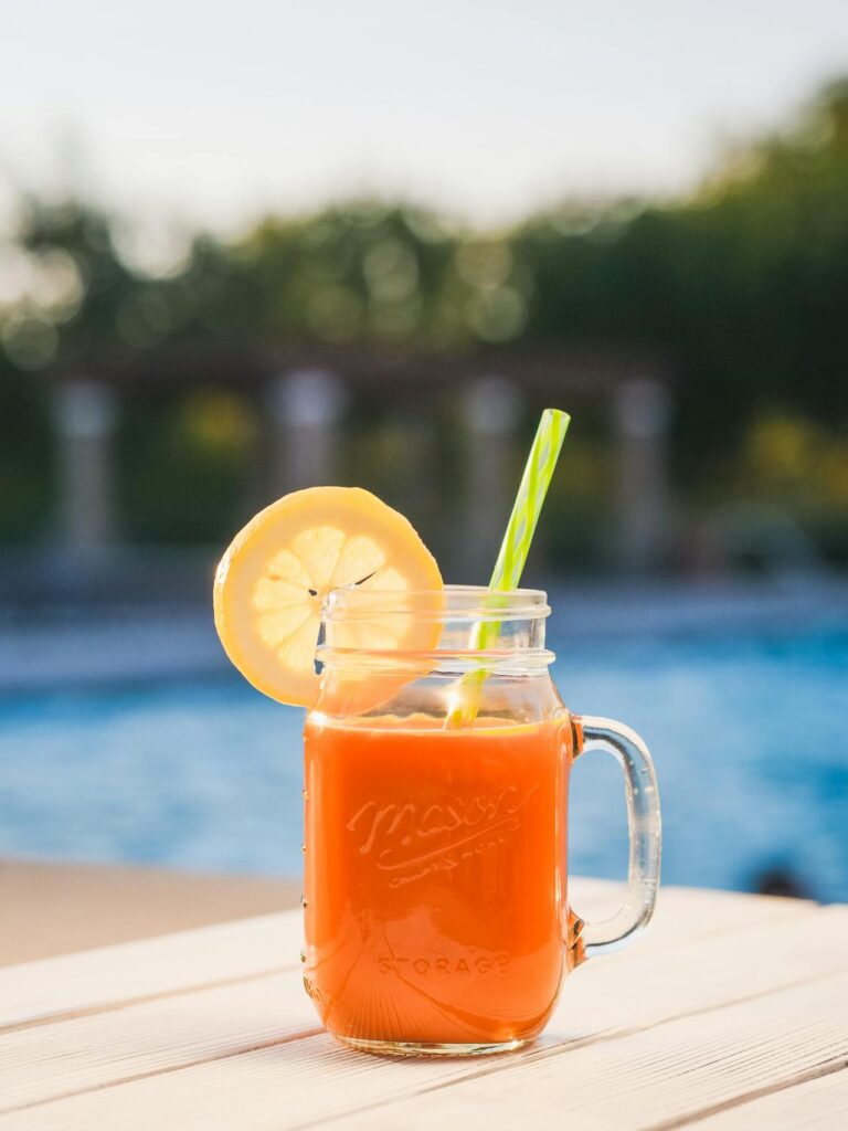 The Easy Way To Blend Pineapple, Carrots And Ginger Juice