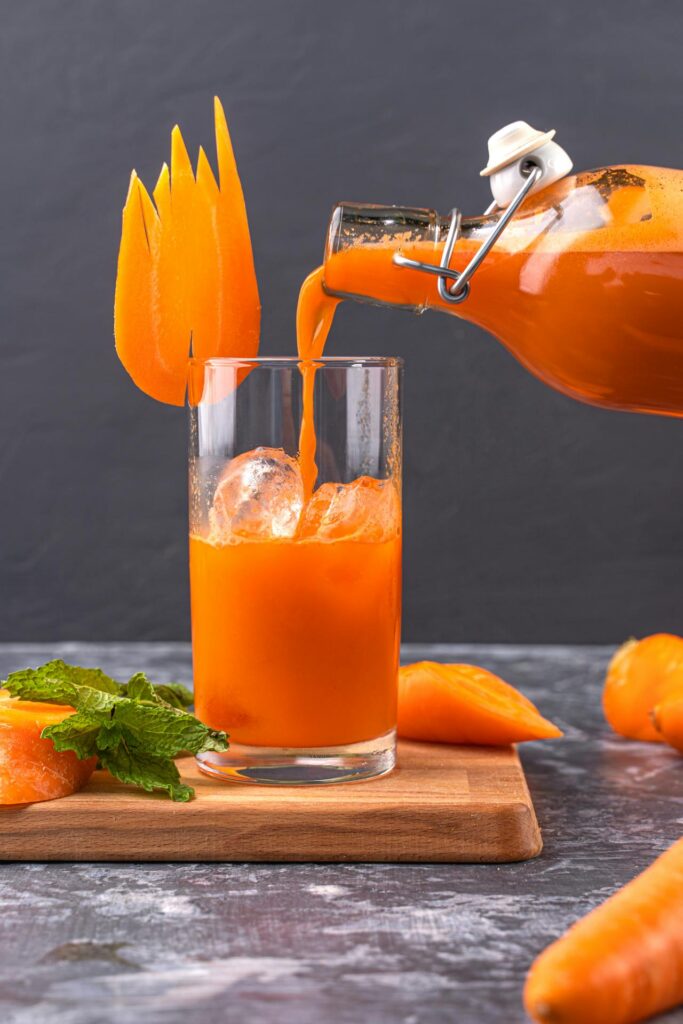 The Easy Way To Blend Pineapple, Carrots And Ginger Juice
